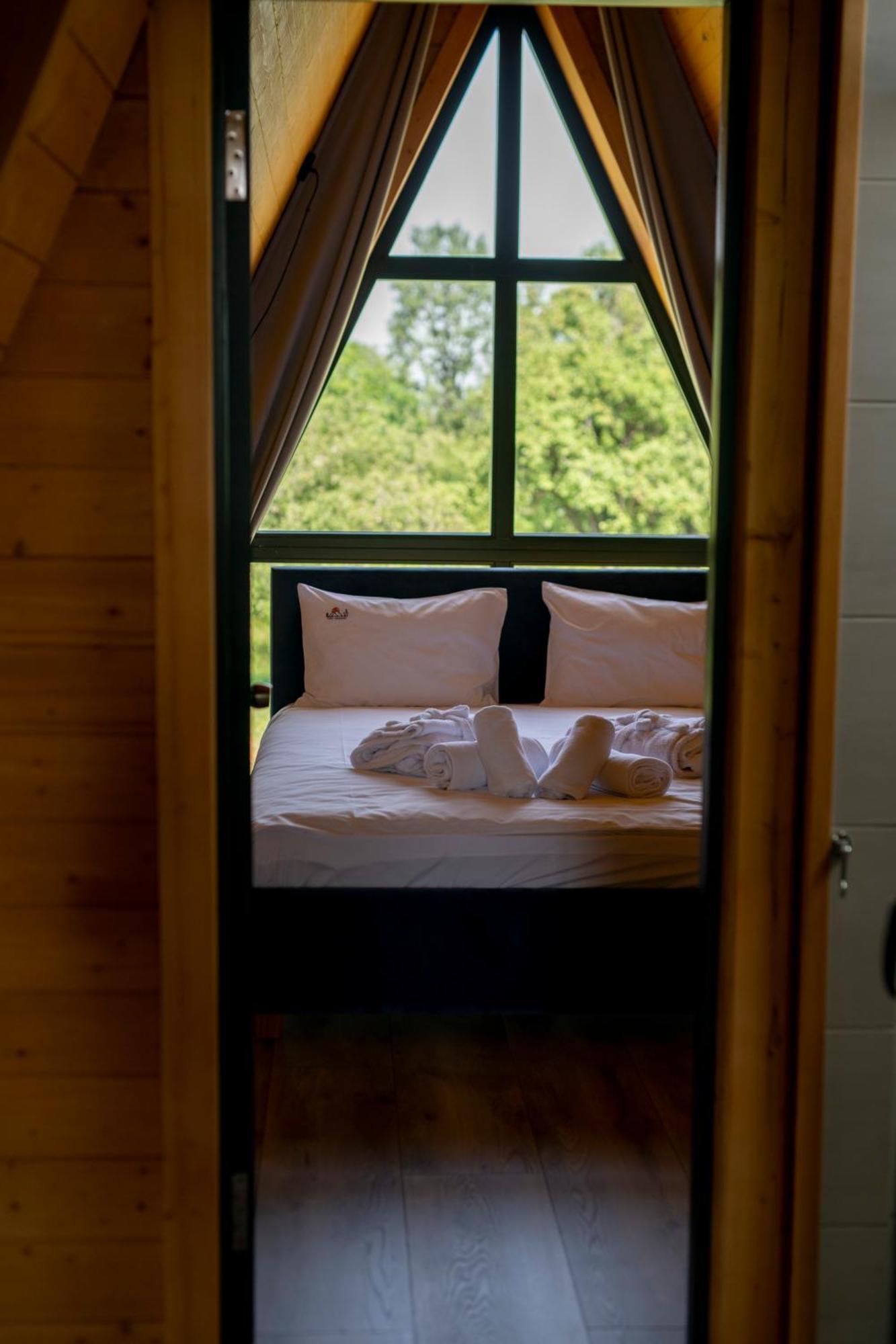 Vino Chalets Bran Sohodol  Extérieur photo